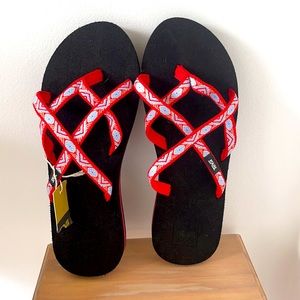 Teva Flip Flops Summer Sandals size 9 nwt